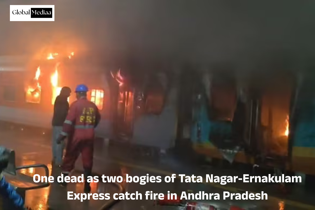 One dead as two bogies of Tata Nagar-Ernakulam Express catch fire in Andhra Pradesh