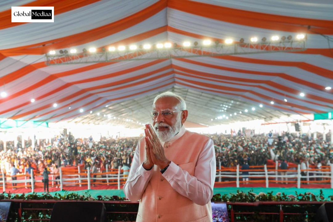 PM Modi unveils development projects worth over ₹830 crore, flags off three Amrit Bharat trains in Bengal