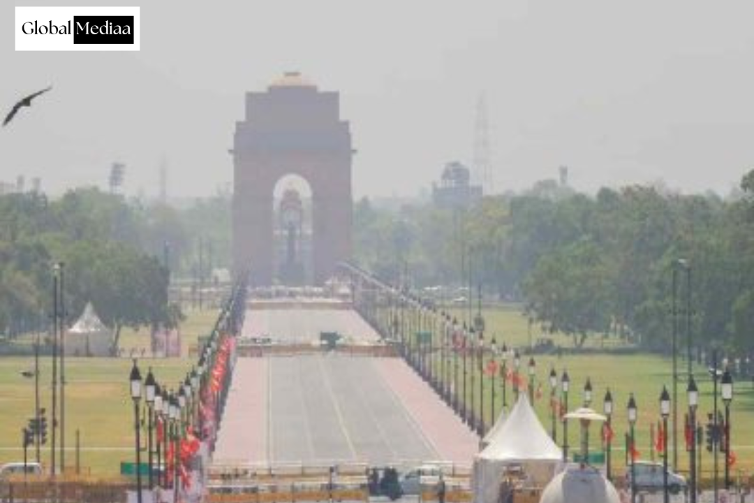 Dust storm, winds up to 92 kmph hit Delhi; IMD issues red alert